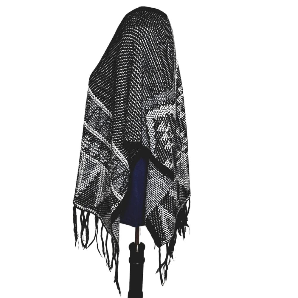 Xhilaration Knit Fringe Trim Poncho Sweater Layering Wrap - Picture 3 of 9